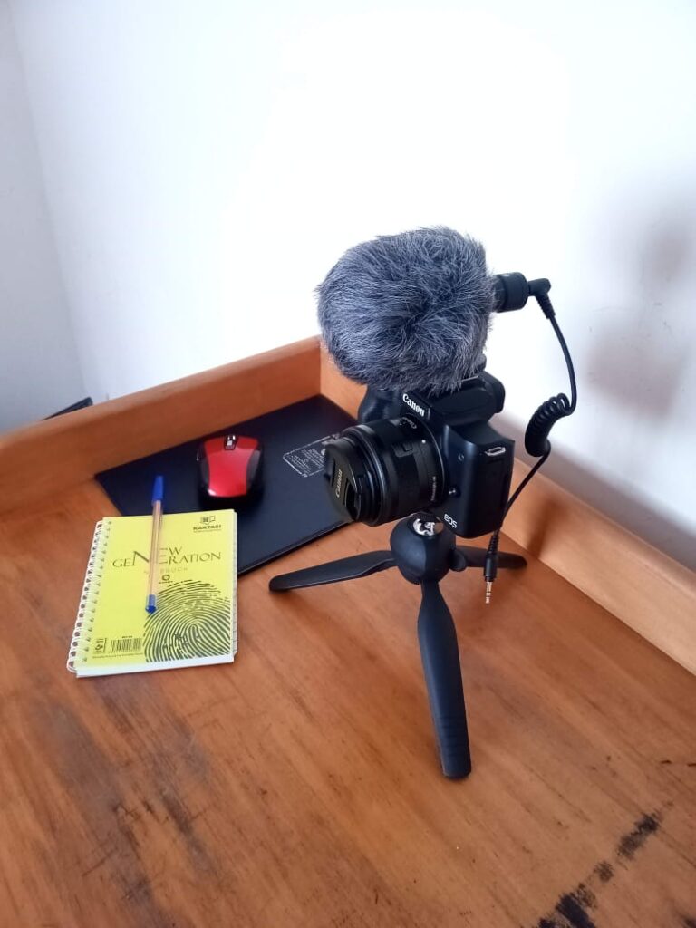 The Canon M50 Comes with a 3.5mm External Mic input that allows you to attach external microphones to the Camera